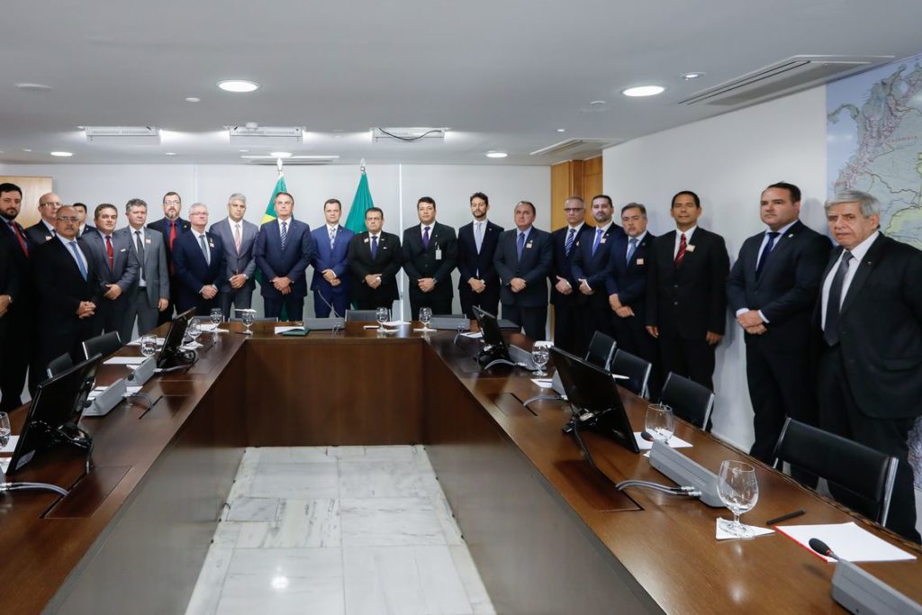 foto de jair bolsonaro e secretários de segurança dos estados