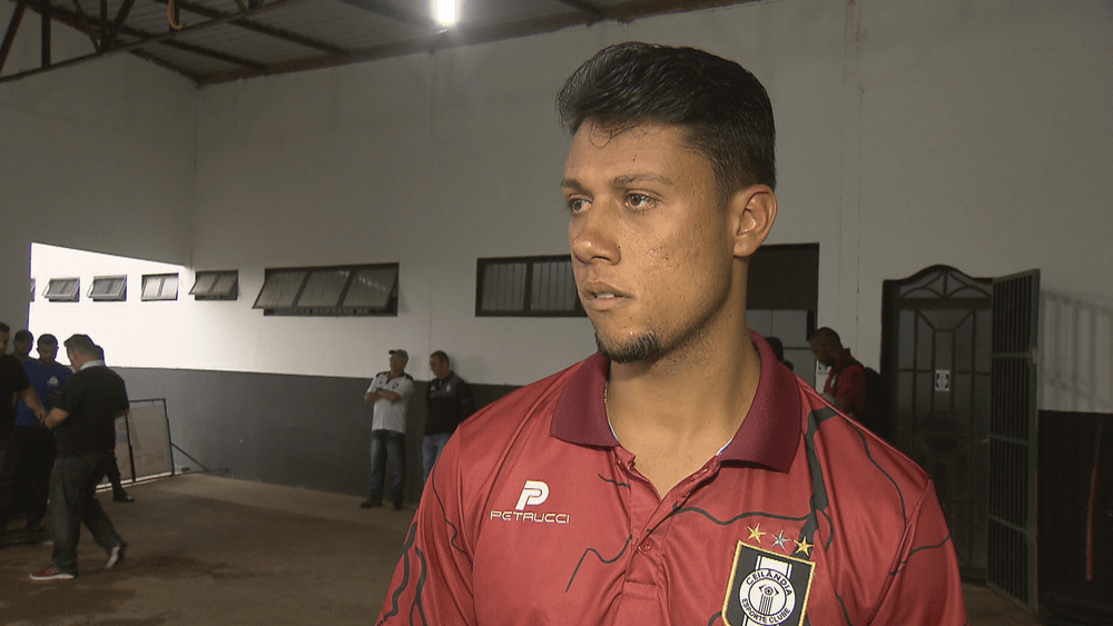 Comissionado da CLDF é jogador de futebol profissional durante horário de trabalho