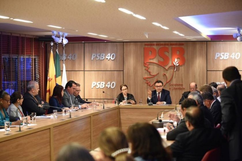 Temer “montou quase uma quadrilha” no governo, diz presidente do PSB