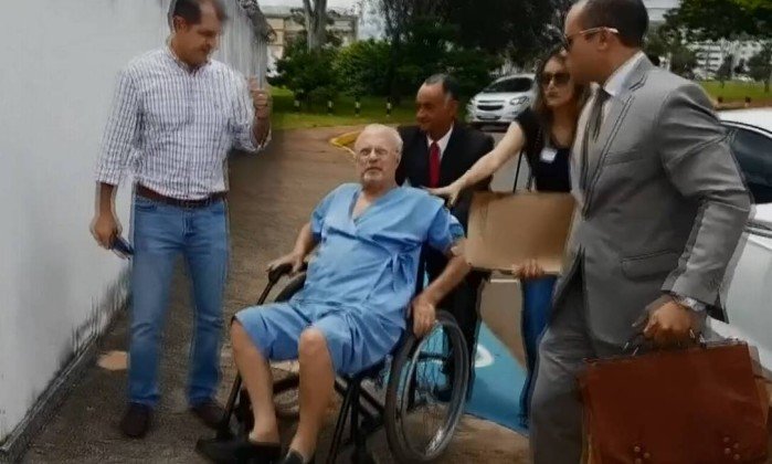 Paulo Maluf já está em SP depois de conseguir a prisão domiciliar junto ao STF
