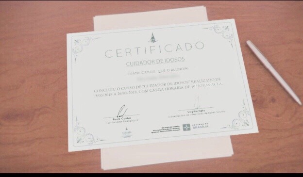 Governo do DF dá diploma de curso de 40 horas após apenas 1 dia de aula