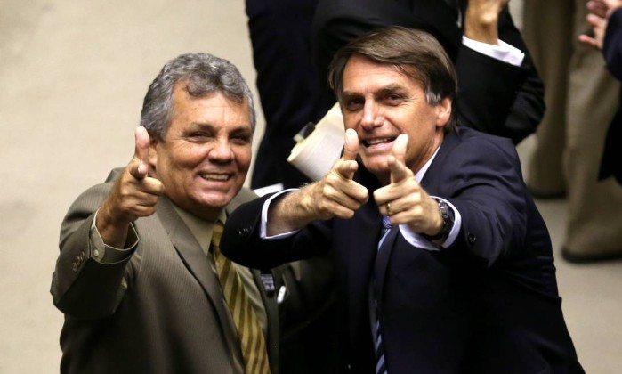 Fraga confidencia que vai votar em Bolsonaro, mas terá que pedir voto para Alckmin