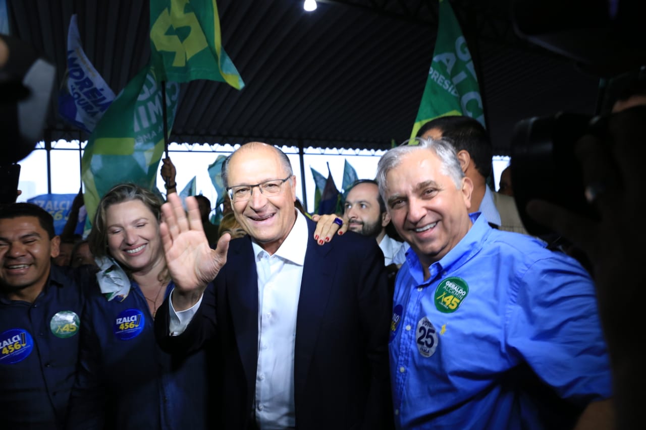 Alckmin foi recebido por uma multidão na Cidade Estrutural em Brasília