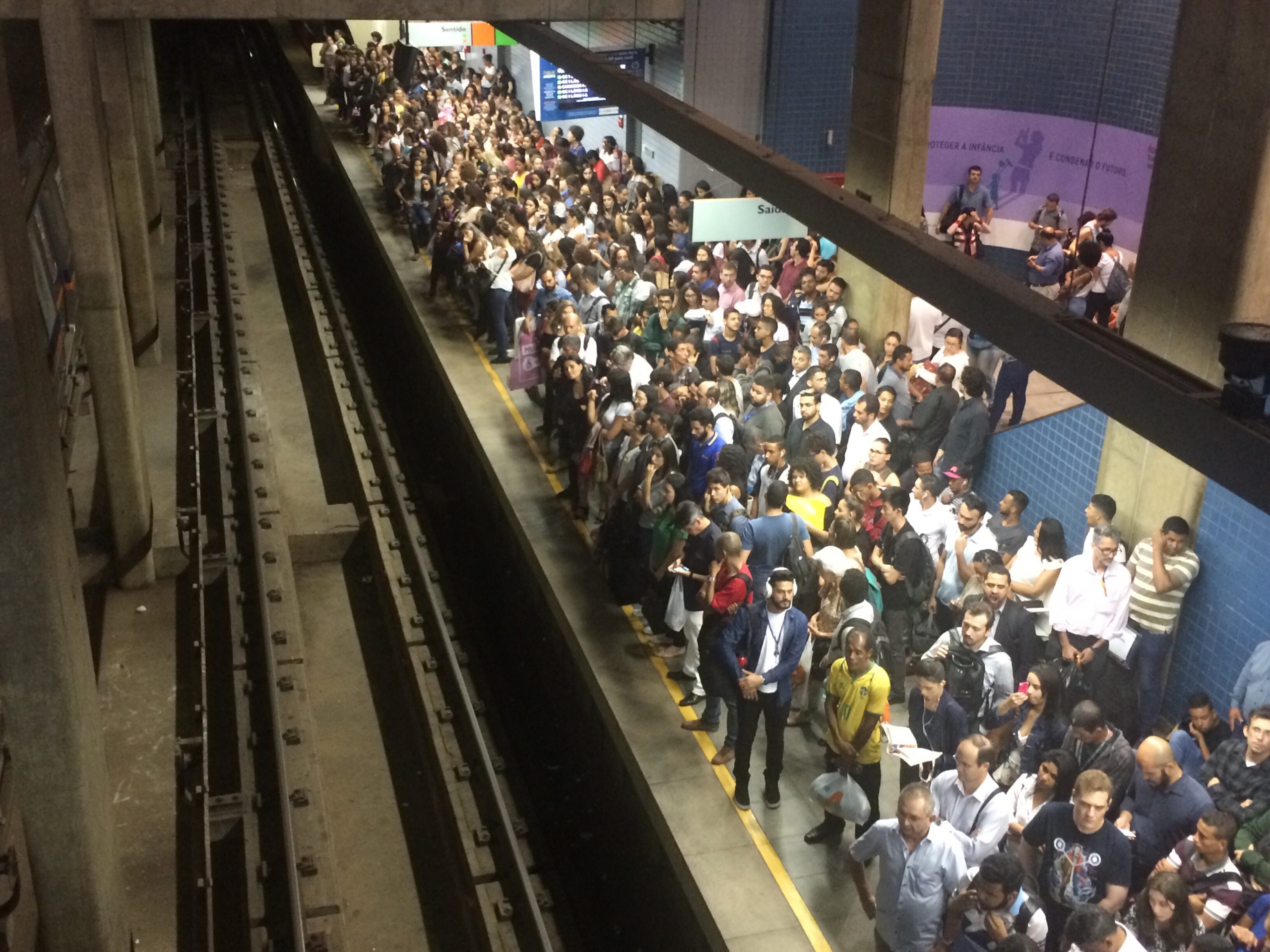 Pane em vagão do metrô em Águas Claras suspende operação do sistema