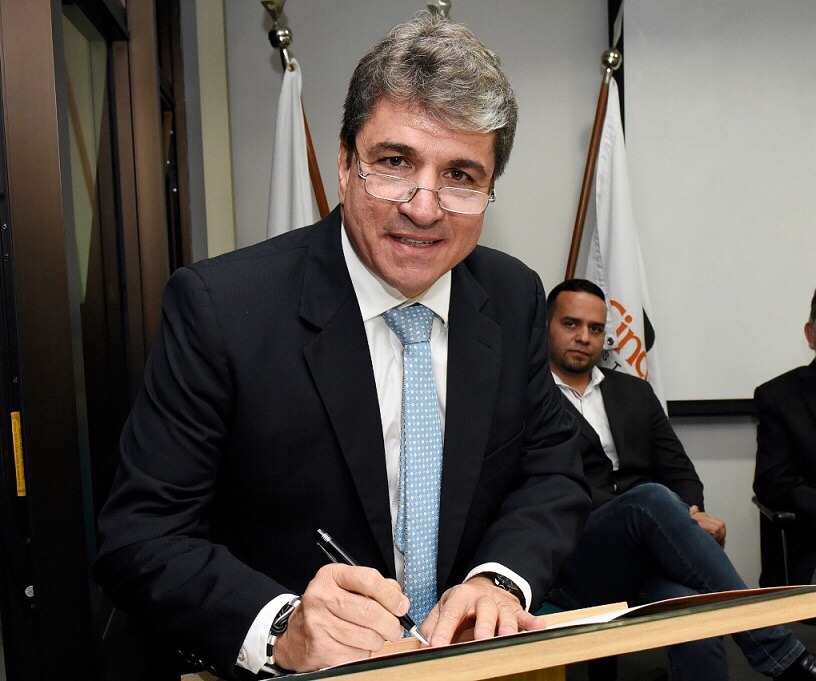 Com Mandetta na saúde de Bolsonaro, Carlos Fernando pode se tornar secretário de Saúde de Ibaneis