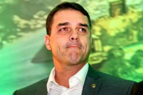 Coaf aponta que Flávio Bolsonaro recebeu 48 depósitos suspeitos em 1 mês totalizando R$ 96 mil