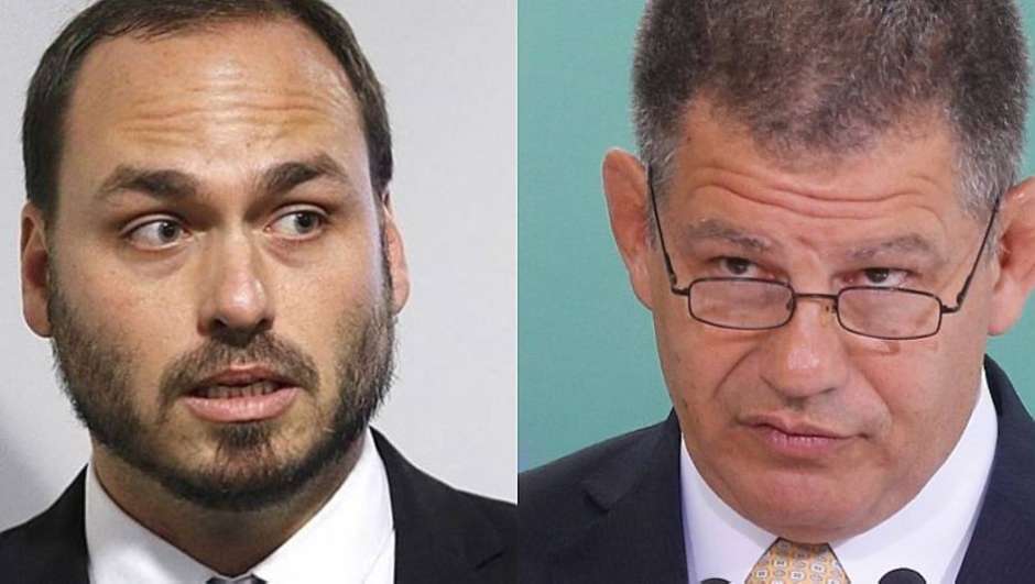 Bolsonaro concorda em afastar Carlos de questões do governo