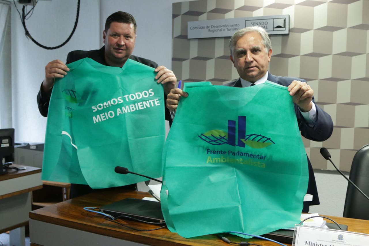 8b8f807b-f287-4213-8ff0-2c3f0e418e25