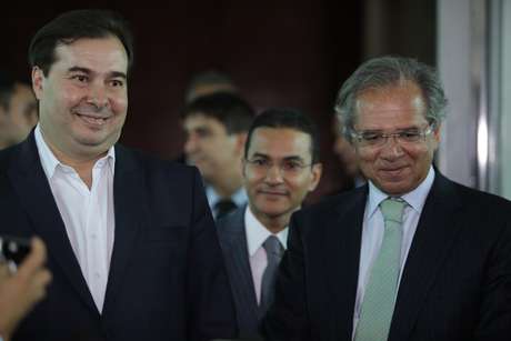 Maia e Guedes se unem para articular reforma no Congresso