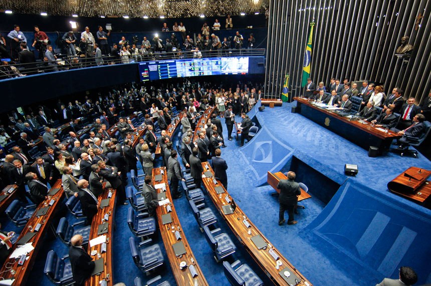 Senadores querem impeachment de Toffoli e Moraes