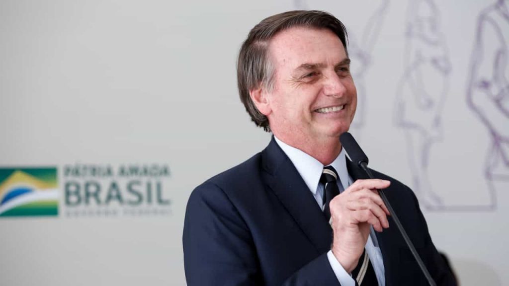 Bolsonaro tem 57,3% de aprovação no DF
