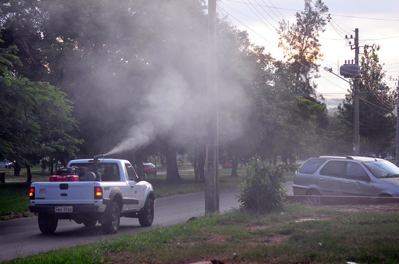 GDF declara guerra contra a dengue com fumacê e tendas de hidratação