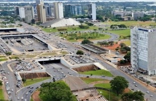 Dois eixos e uma cidade única