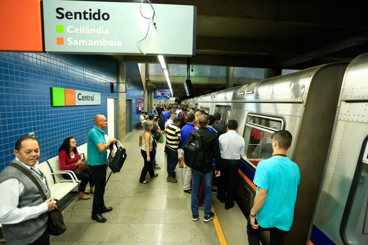 Metrô funcionará em horário especial durante paralisação
