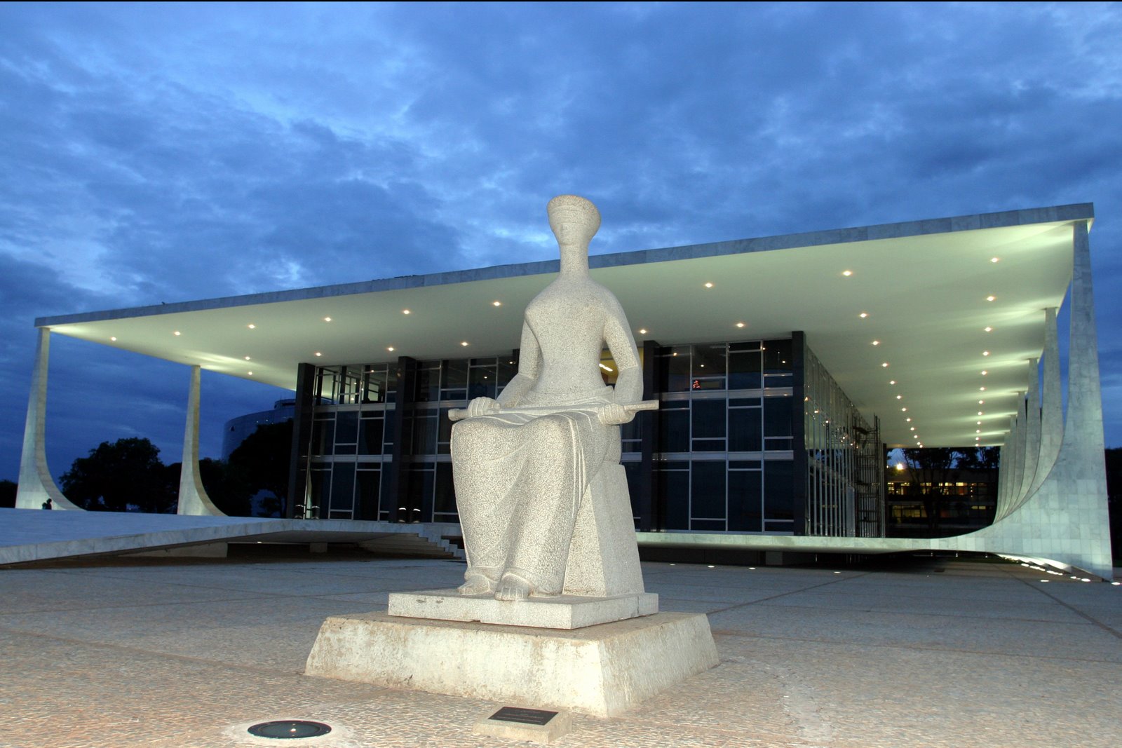 STF julga “quadrilhão” e pode tornar parte do Centrão réu