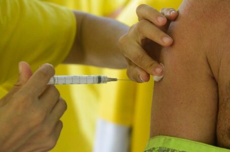 77% do público-alvo é imunizado contra a gripe no DF