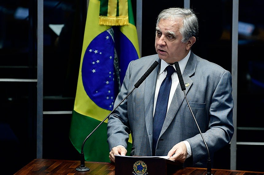 Lei de combate à fraudes do INSS deve gerar economia de R$ 10 bi ao ano, diz Izalci