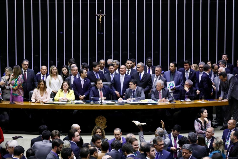 Deputados deixam 2º turno da reforma da Previdência para depois do recesso