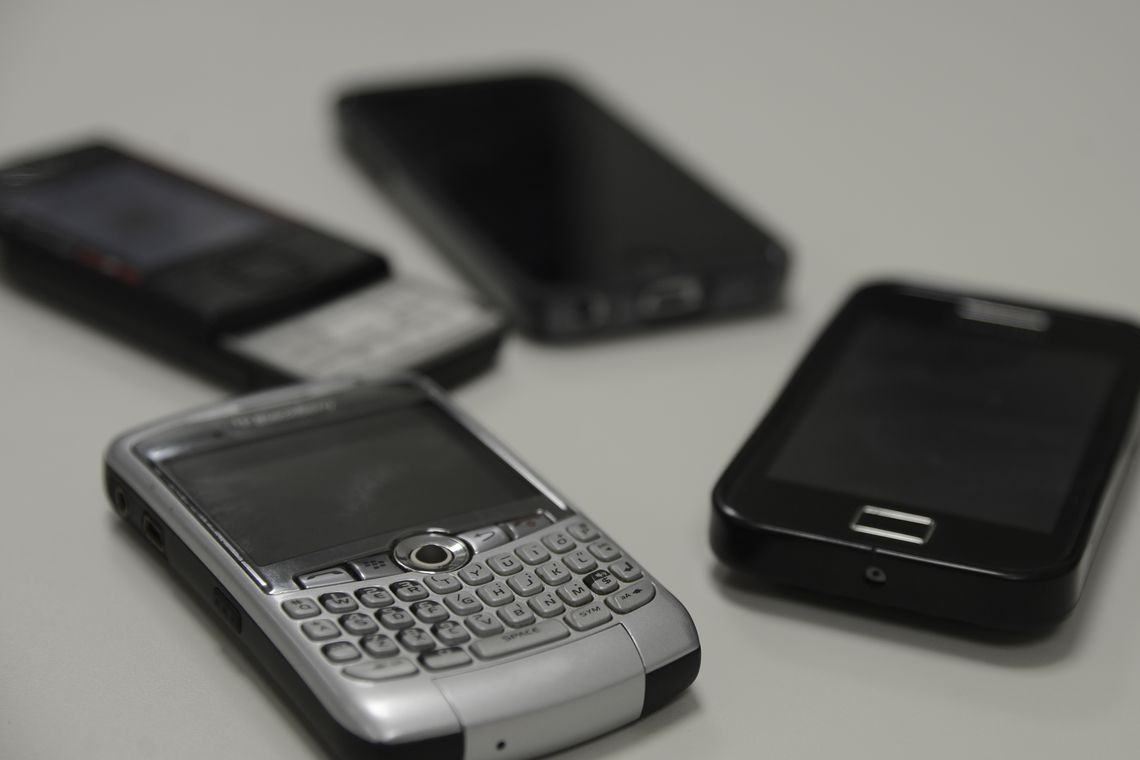 Recadastramento para clientes de celular pré-pago começa nesta quarta