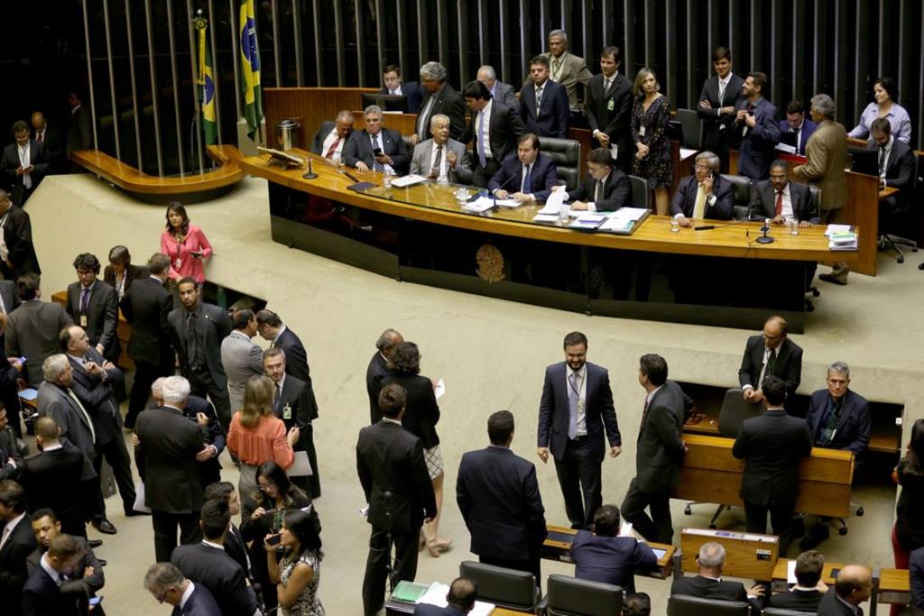 Câmara aprova texto-base da reforma da Previdência por 370 a 124 votos