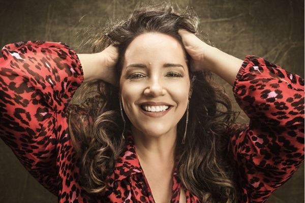 Ana Carolina apresenta novo disco em Brasília neste sábado