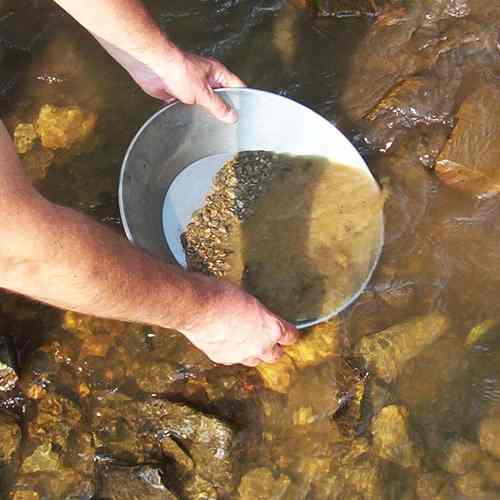 Bolsonaro diz que prepara projeto para “legalizar garimpos”