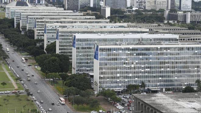 Servidores correm para se aposentar antes da reforma