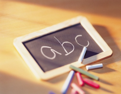 Ainda temos 750 milhões de jovens e adultos analfabetos pelo mundo