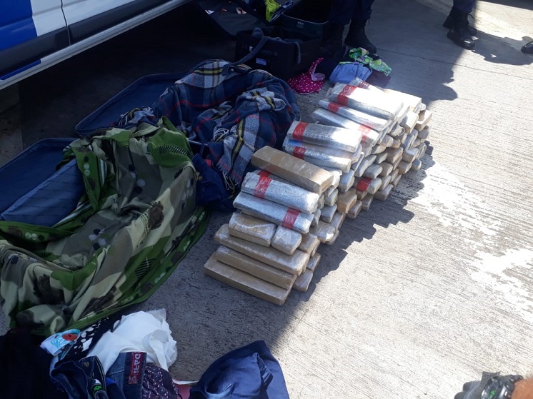 Duas mulheres foram presas com mais de 70 kg de drogas na Rodoviária Interestadual