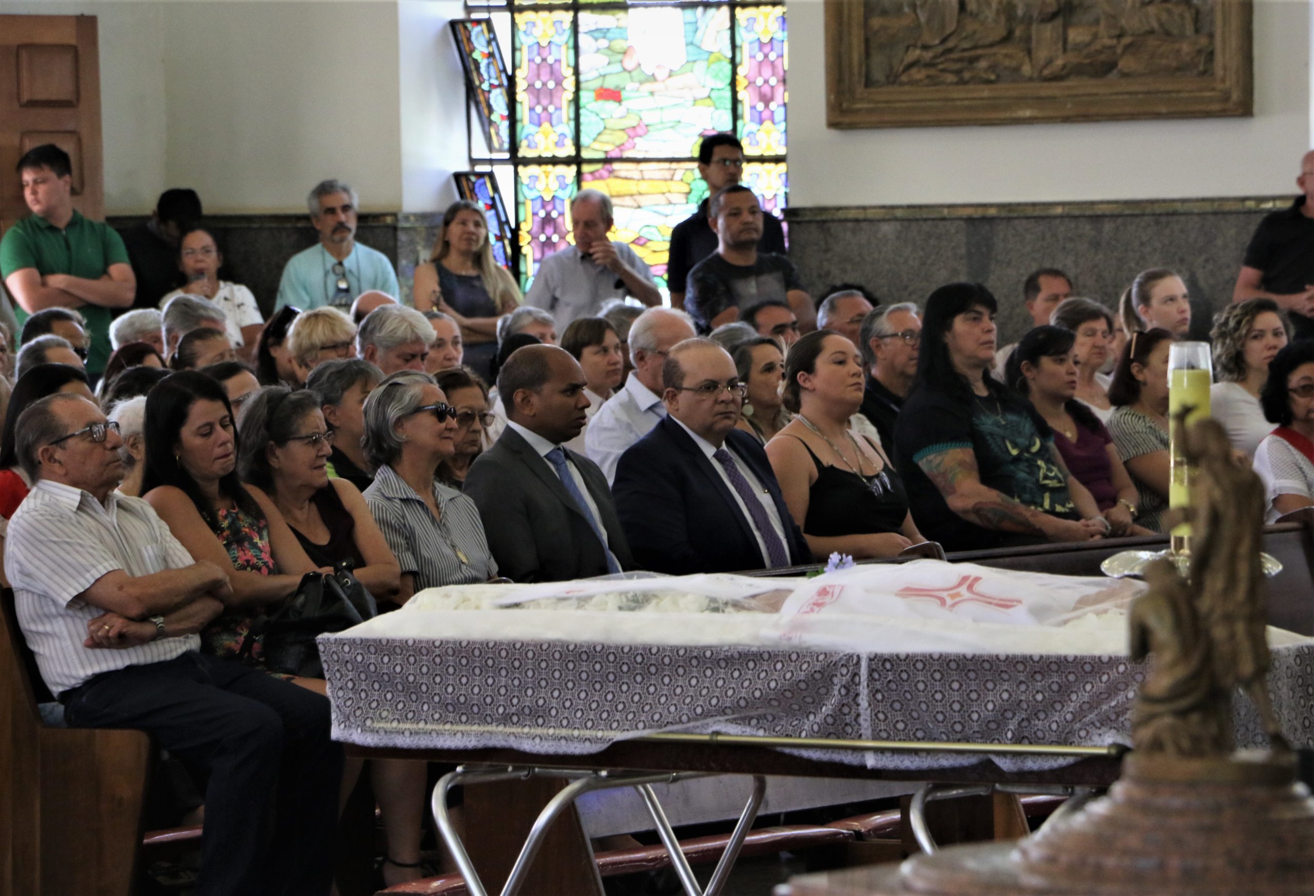 SEGURANÇA | Ibaneis vai a velório do padre Casemiro e promete reforçar segurança