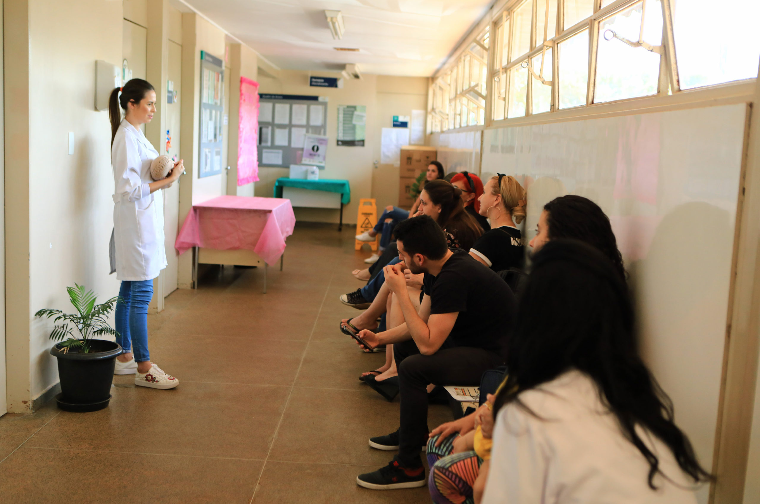 OUTUBRO ROSA | Mulheres devem buscar unidades de saúde para exames de prevenção ao câncer de mama