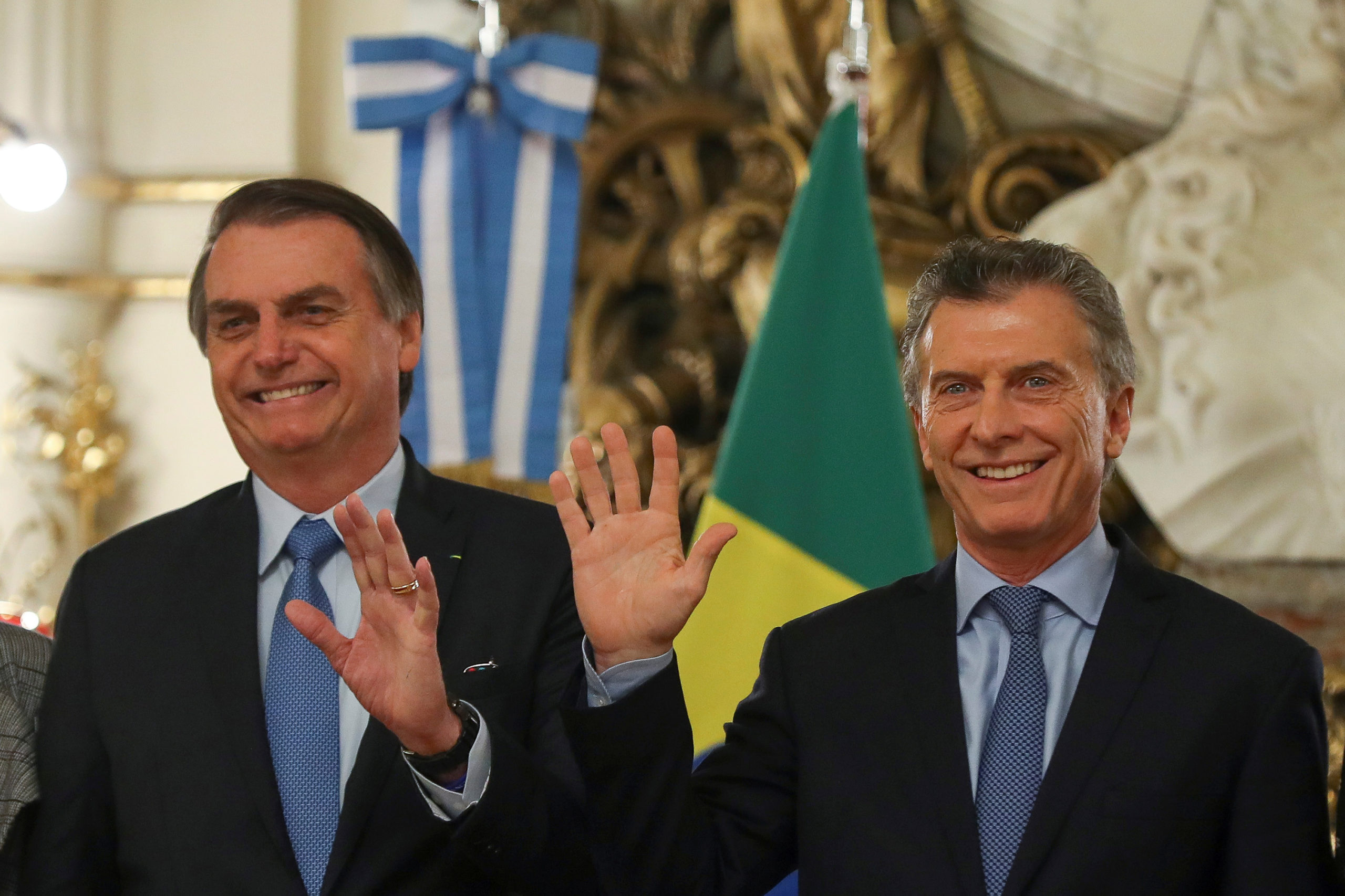 DIPLOMACIA | Bolsonaro lamenta escolha de Fernández para presidir a Argentina