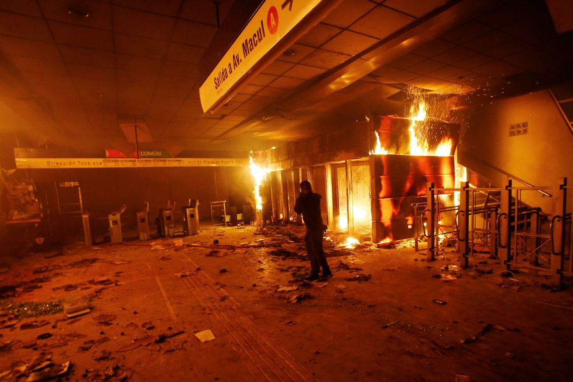SANTIAGO | Capital do Chile amanhece sob estado de emergência após protestos
