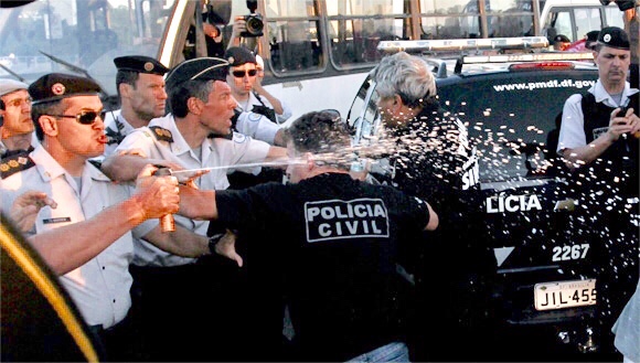 AUMENTO SALARIAL | Bolsonaro avisa que dará reajuste para policiais civis e militares do DF