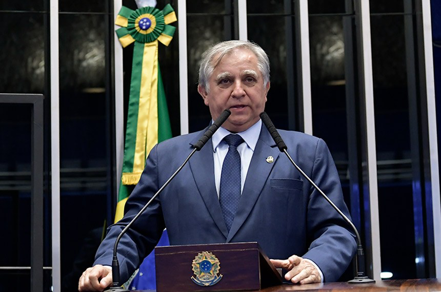 REFORÇO NO ORÇAMENTO | Senador Izalci Lucas pede apoio a projeto que garante R$ 9 bi para a educação