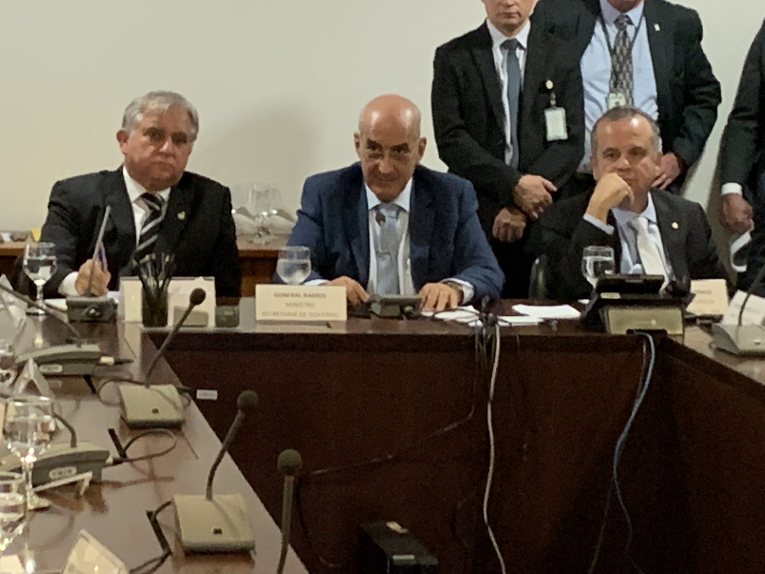 SEGURANÇA DF | Izalci defende forças de segurança no Palácio do Planalto