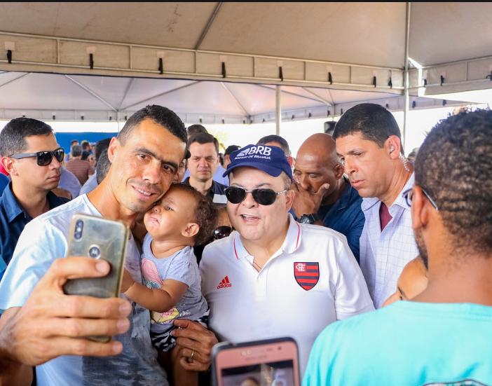 PROMESSA CUMPRIDA | Ibaneis vai ao Sol Nascente entregar obra de pavimentação asfáltica que beneficia 10 mil moradores