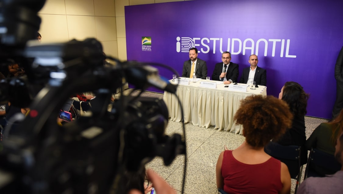 ACABOU A FARRA | MEC lança app e ID Estudantil começa a ser emitida gratuitamente