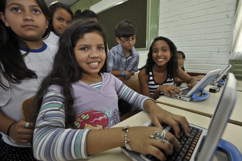 DESENVOLVIMENTO TECNOLÓGICO | Governo prevê internet em 100% das escolas urbanas em 2020