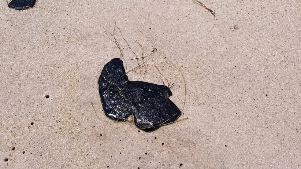 AINDA NÃO ACABOU | Marinha confirma novas manchas de óleo no Delta do Parnaíba