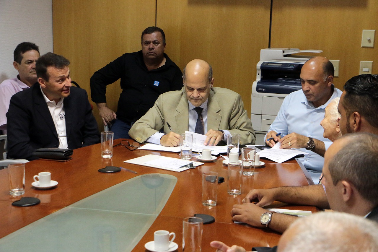 HABITAÇÃO | Governo atende às associações e cooperativas