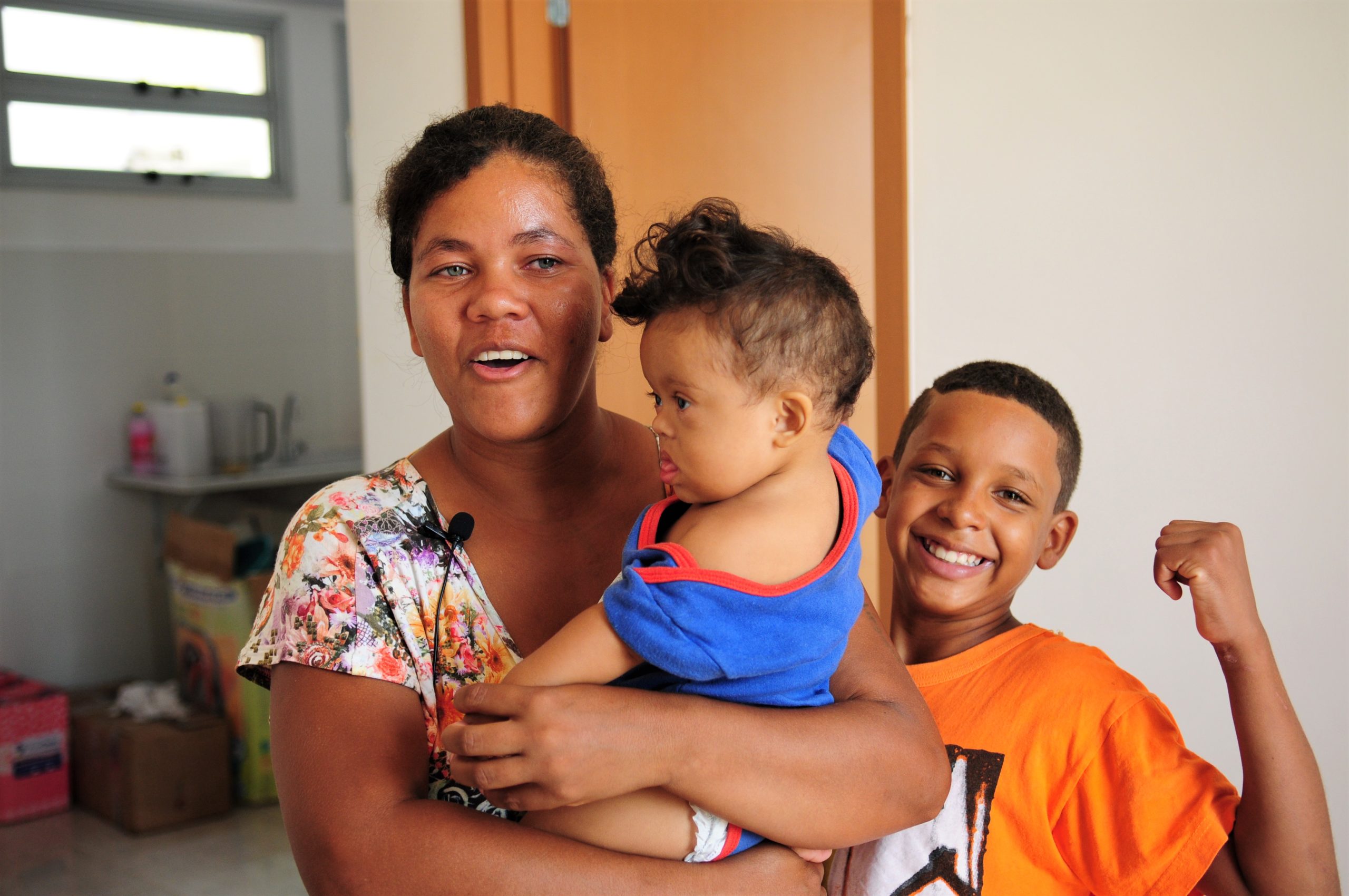 NATAL DE CASA NOVA | GDF entrega moradias para 132 famílias