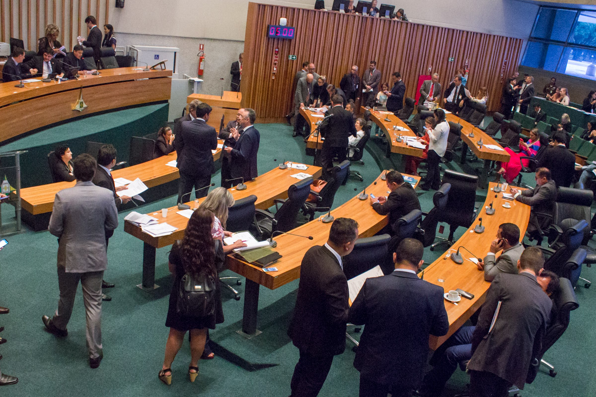 MENOS IMPOSTO | Projeto do Executivo que reduz impostos da cesta básica é aprovado pela CLDF