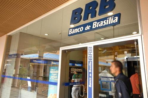 ATENÇÃO AS CONTAS | Bancos funcionam hoje e fecham na terça-feira e no dia 1º