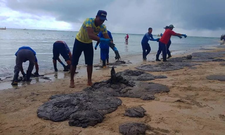 PESCADORES | Justiça manda governo federal ampliar auxílio a trabalhadores afetados pelo óleo no NE