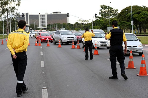 SEGURANÇA NO TRÂNSITO | Mais de 400 motoristas foram autuados por embriaguez durante o Carnaval