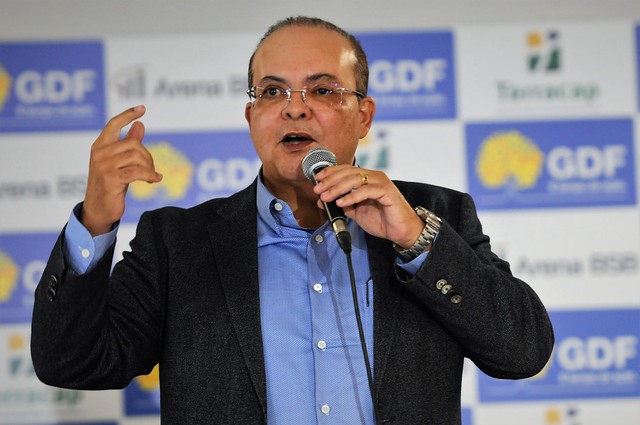 ESTATAL DEVE MAIS DE R$ 2 BI | Ibaneis Rocha diz que privatização da CEB é irreversível