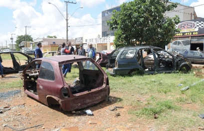 COMBATE À DENGUE | GDF quer recolher cerca de mil carros velhos abandonados