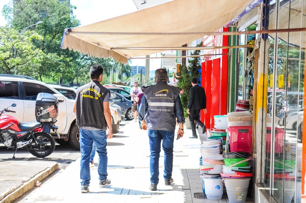 A PARTIR DE AGORA É MULTA | DF Legal fiscaliza comércios que insistem em continuar abertos