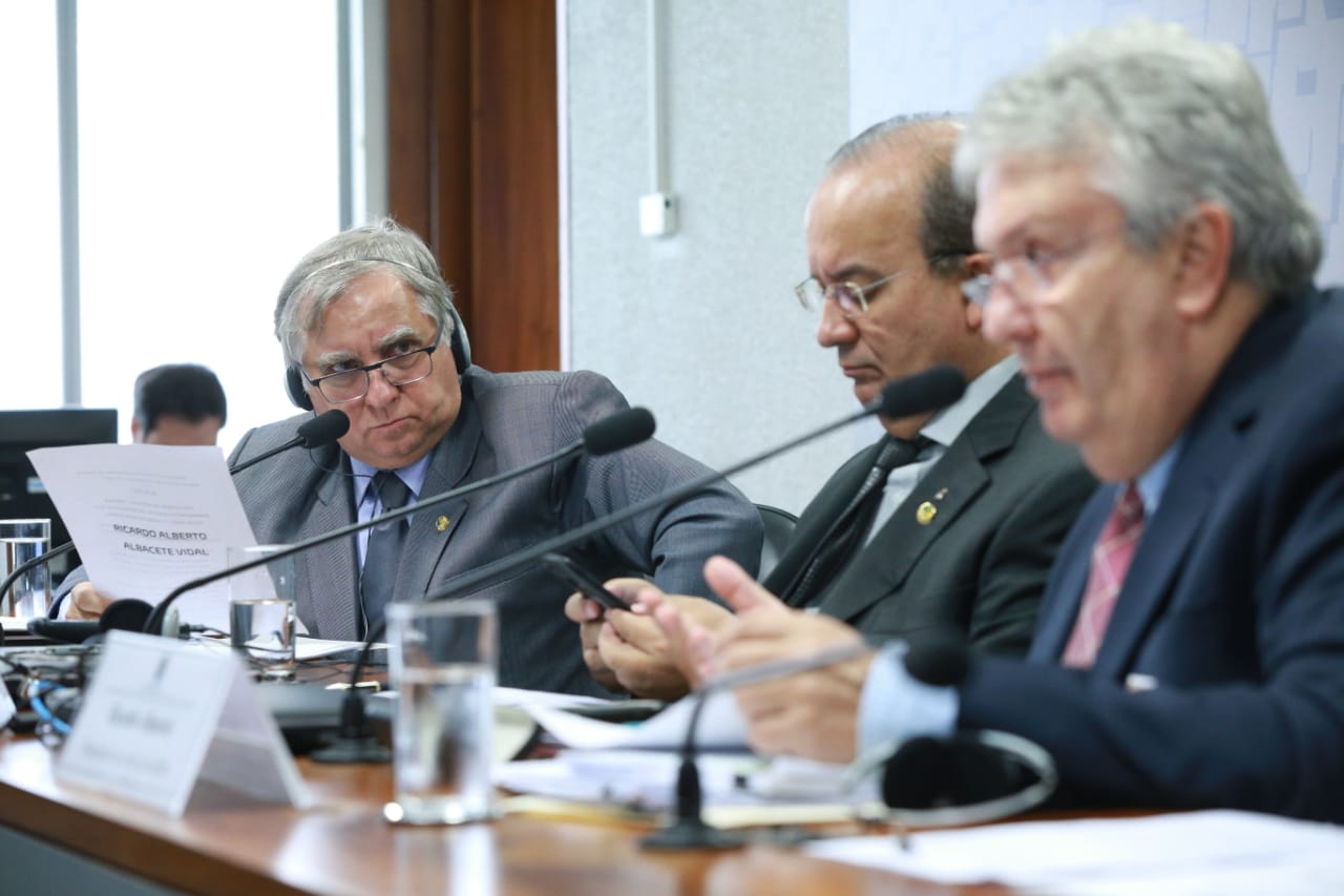 TRANSFERÊNCIA DE RESPONSABILIDADE | Dono da LaMia culpa controladora de voo por acidente com a Chapecoense